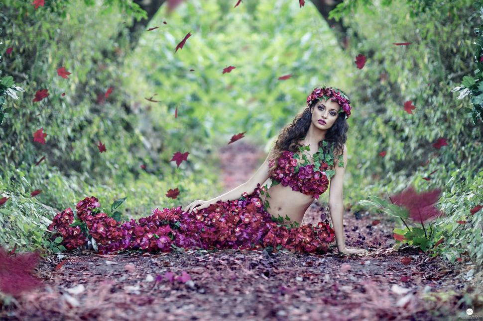 Woman, Beautiful, Flowers, Dress, Belly, Model, Leaves, - Nature Beautiful Wallpaper For Girls , HD Wallpaper & Backgrounds