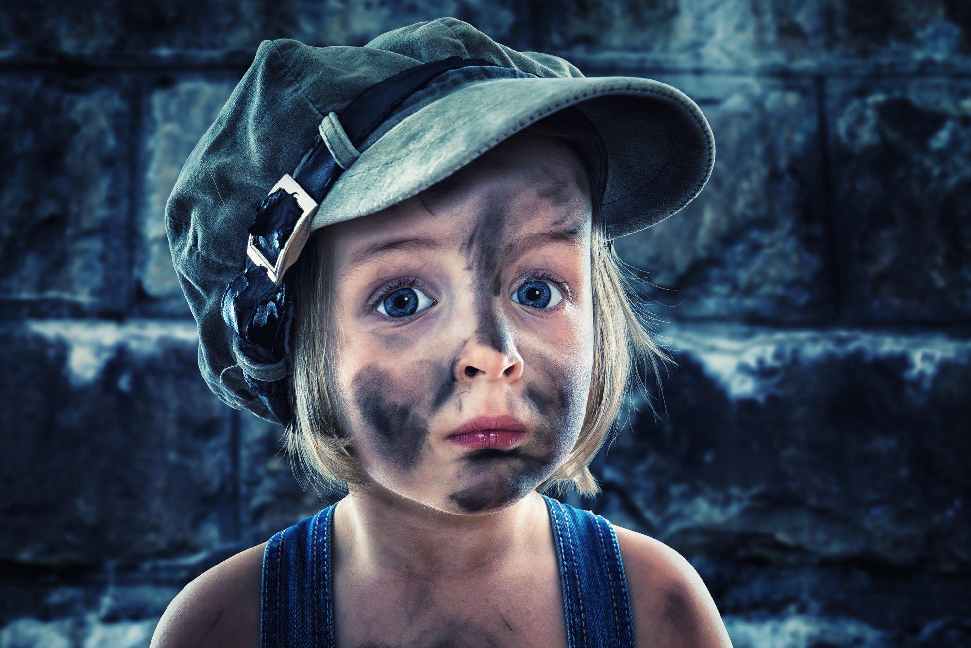 Hd Girl Child Person Portrait Cap Grubby Hd 1080p Wallpaper - Black Soot On Face , HD Wallpaper & Backgrounds