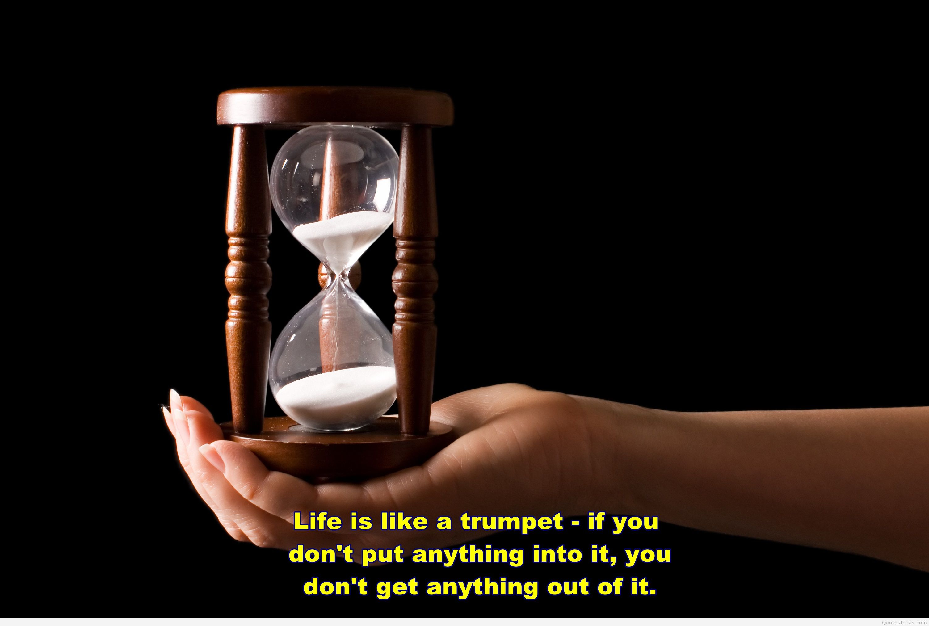 Life Time Wallpaper Quote New - Hourglass In Hand , HD Wallpaper & Backgrounds