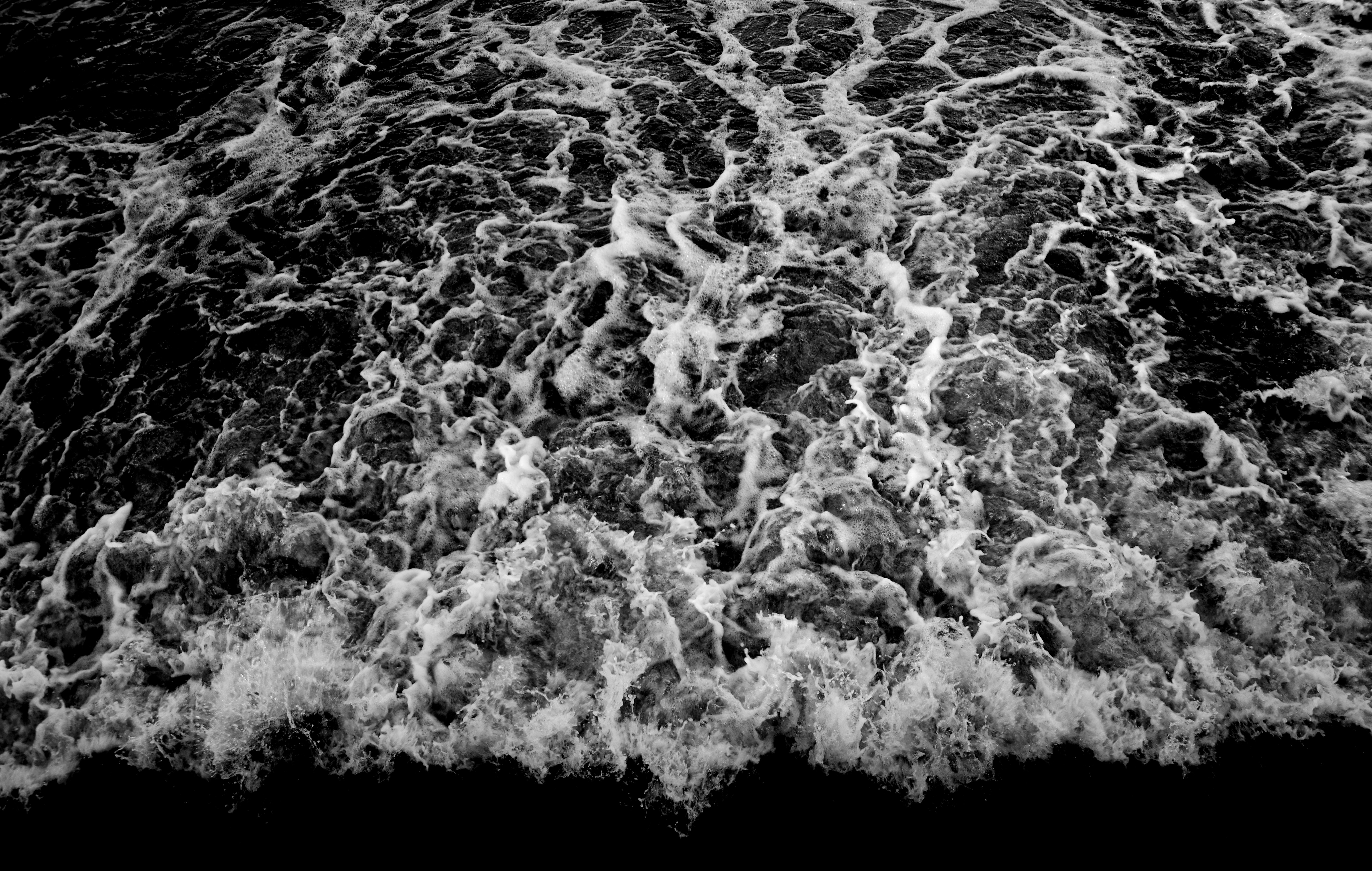 Photo Of Ocean Waves - Black And White Waves , HD Wallpaper & Backgrounds