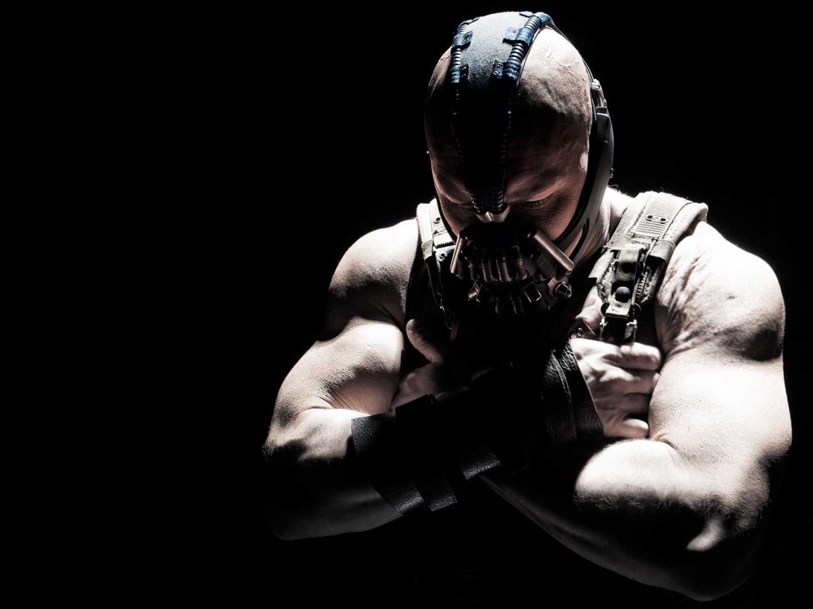 Bane On The Dark Knight Rises Wallpaper - Dark Knight Rises Bane Poster , HD Wallpaper & Backgrounds