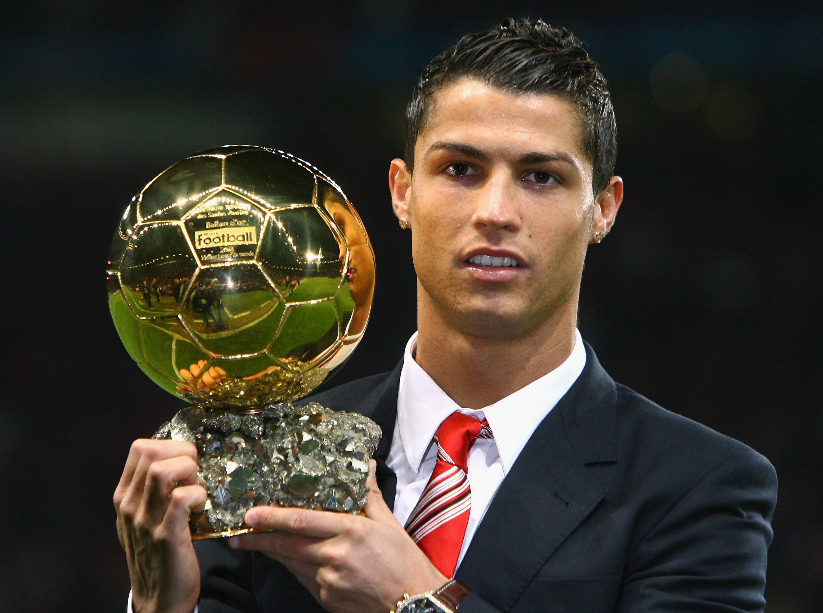 Cristiano Ronaldo Ballon D Or 2008 - Cristiano Ronaldo 2014 Ballon D , HD Wallpaper & Backgrounds