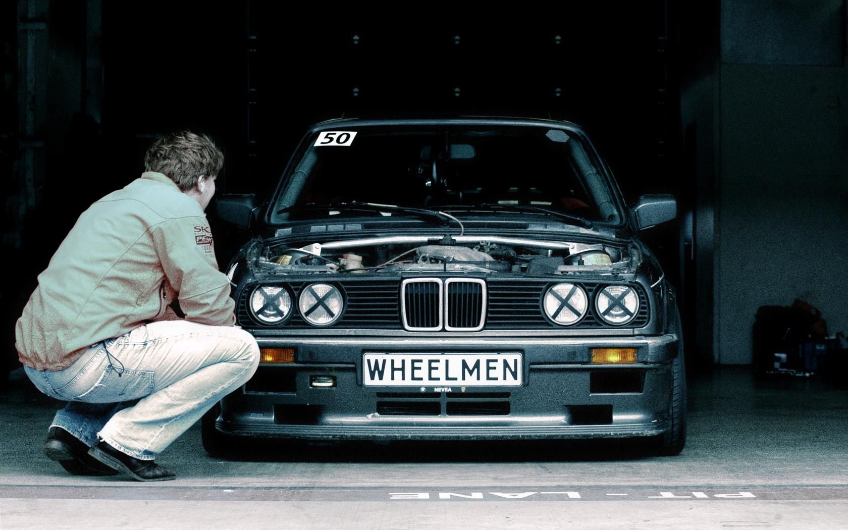 Bmw E30 Wallpapers - Bmw E30 In Garage (#331678) - HD Wallpaper \u0026  Backgrounds Download, image size:1680x1050