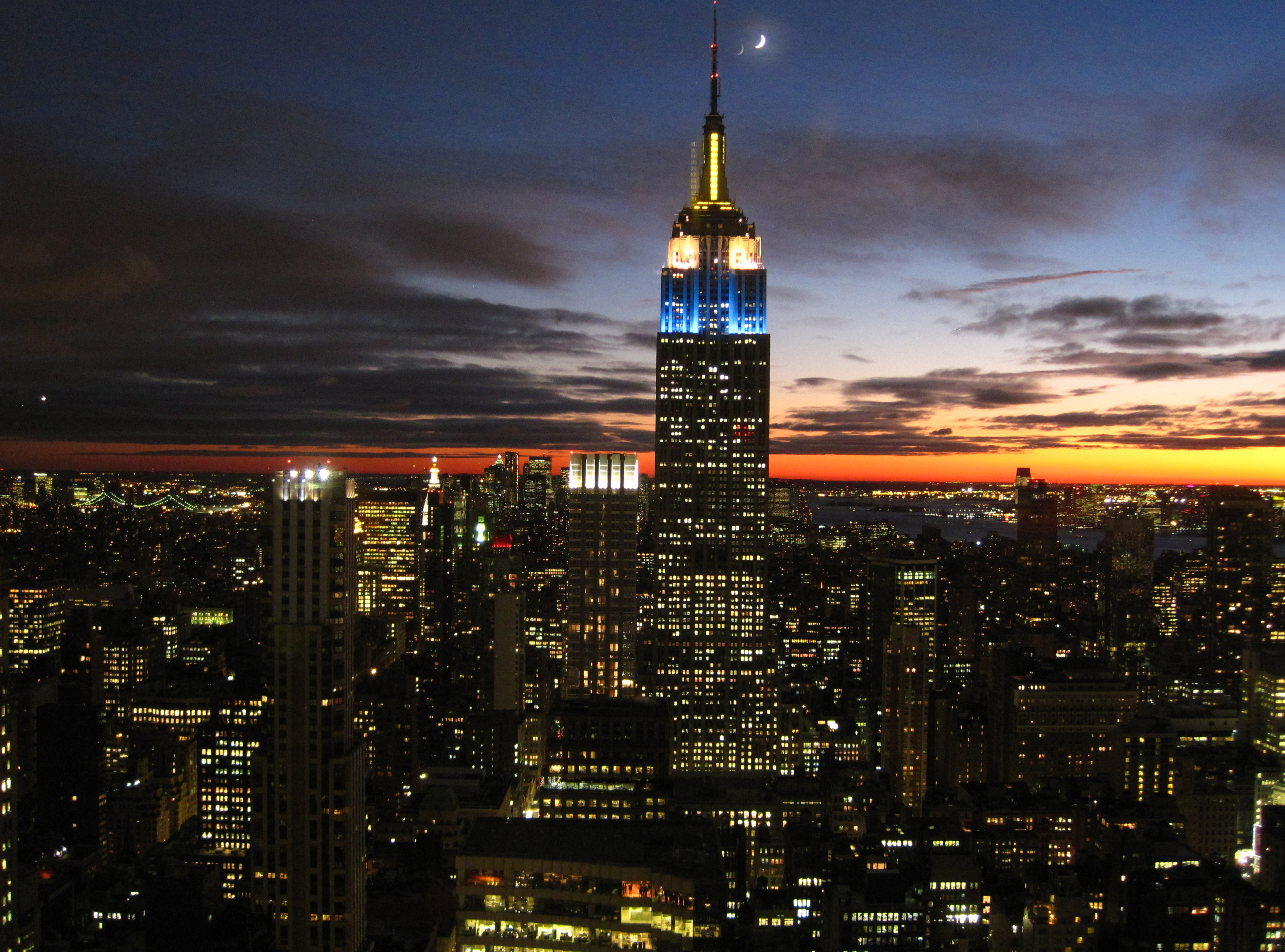 Empire State Building At Night - New York Empire State At Night , HD Wallpaper & Backgrounds