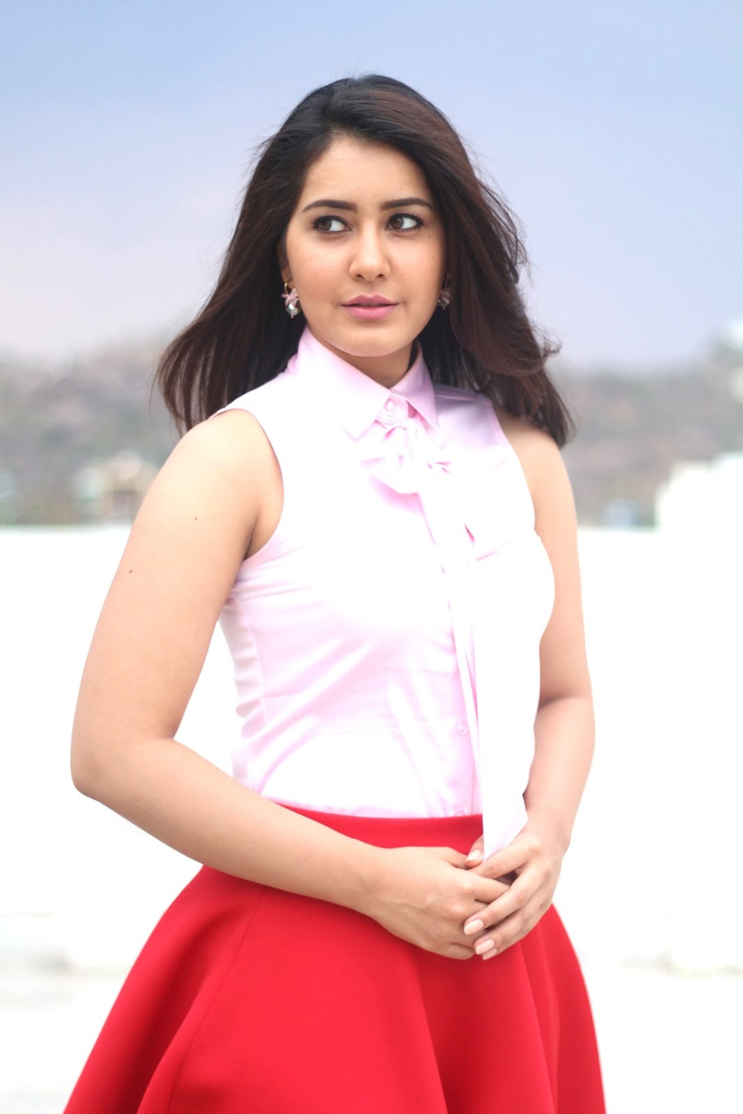 Rashi Khanna New Gorgeous Photos Gallery - Sauth Indian Leady Actor , HD Wallpaper & Backgrounds