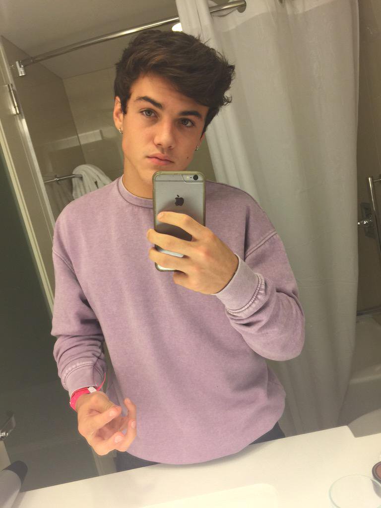 Ethan - Ethan Dolan Purple Sweater , HD Wallpaper & Backgrounds