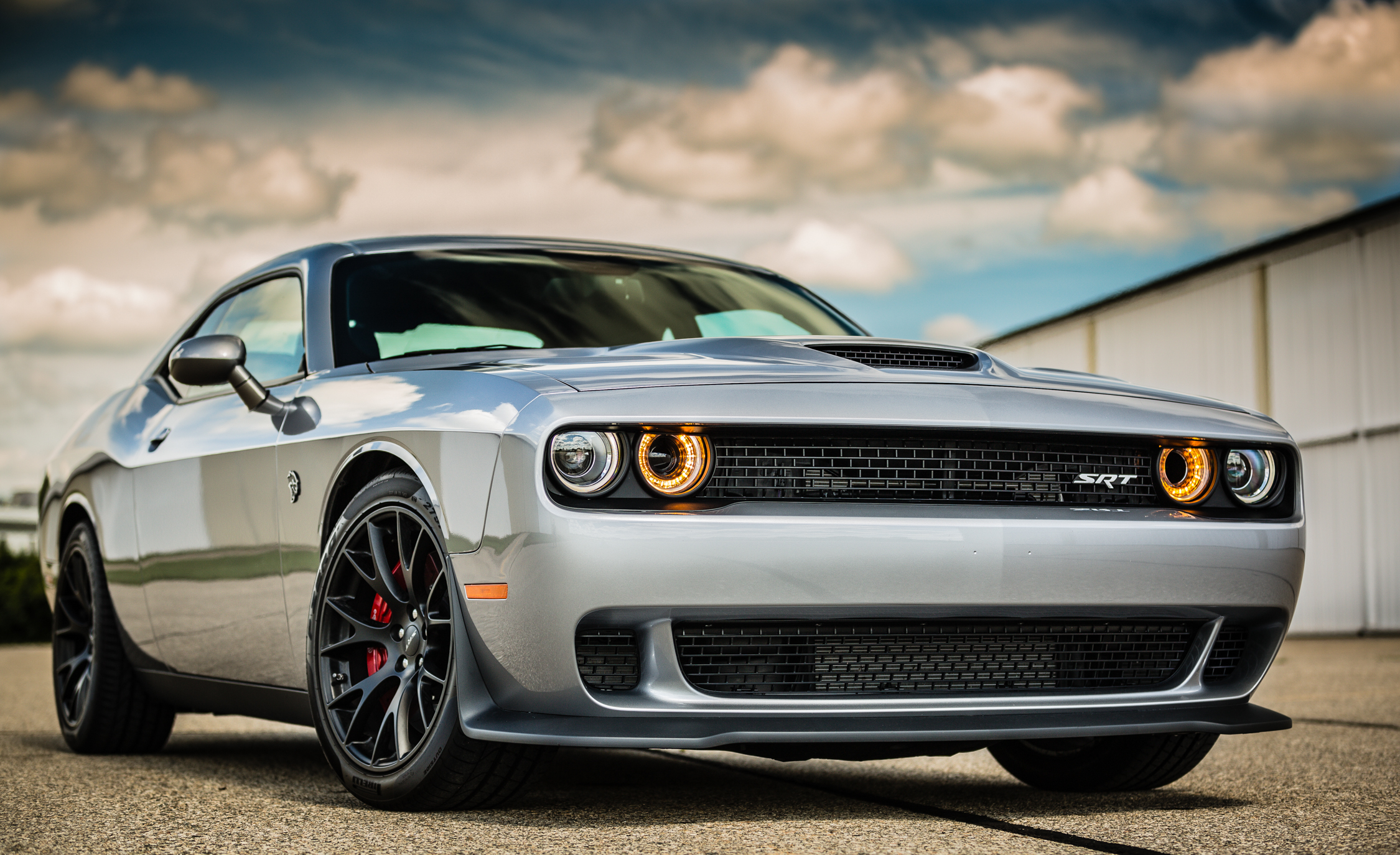 2016 Dodge Challenger Hellcat - Silver Dodge Challenger Hellcat , HD Wallpaper & Backgrounds