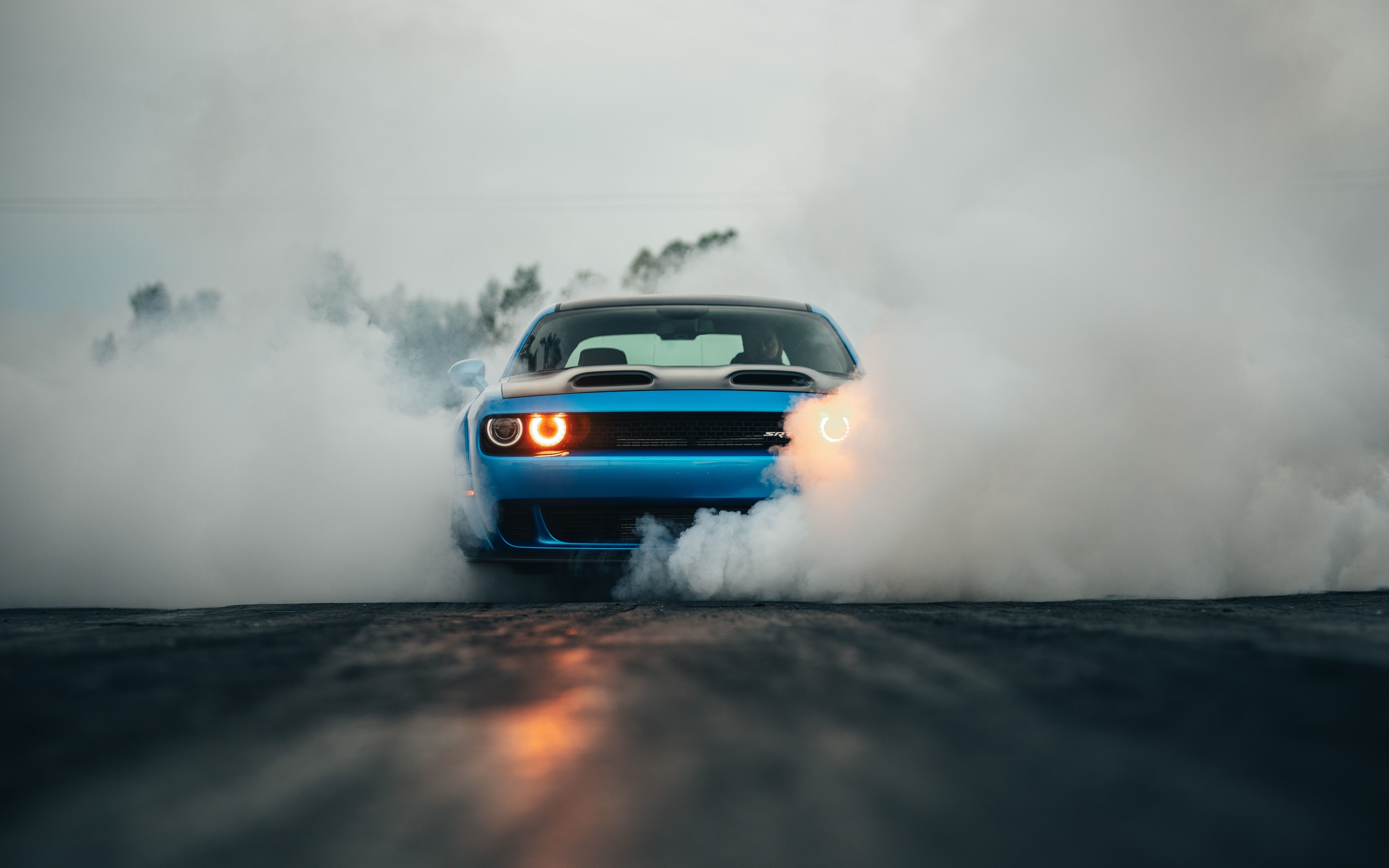 2019 Dodge Challenger Srt Hellcat Redeye Burnout Wallpaper - Dodge Challenger Hellcat Redeye , HD Wallpaper & Backgrounds