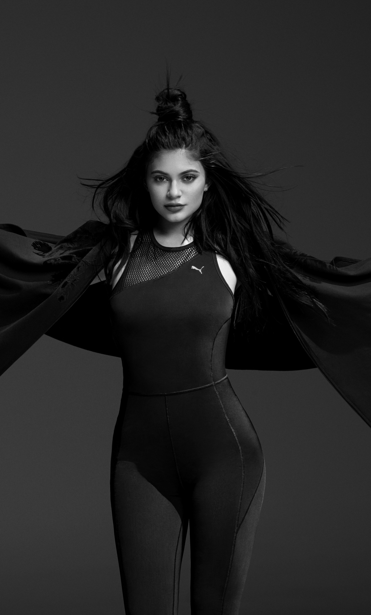 Kylie Jenner, Puma, Photoshoot, Monochrome, Wallpaper - Puma , HD Wallpaper & Backgrounds