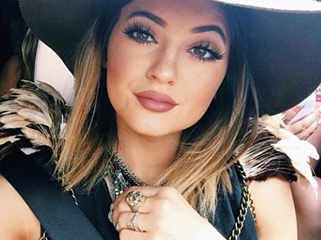 Kylie Jenner Hd Wallpaper Dark Nude Lip Color 349302 Hd Kylie Jenner Hd Wallpaper Dark Nude Lip Color 349302 Hd