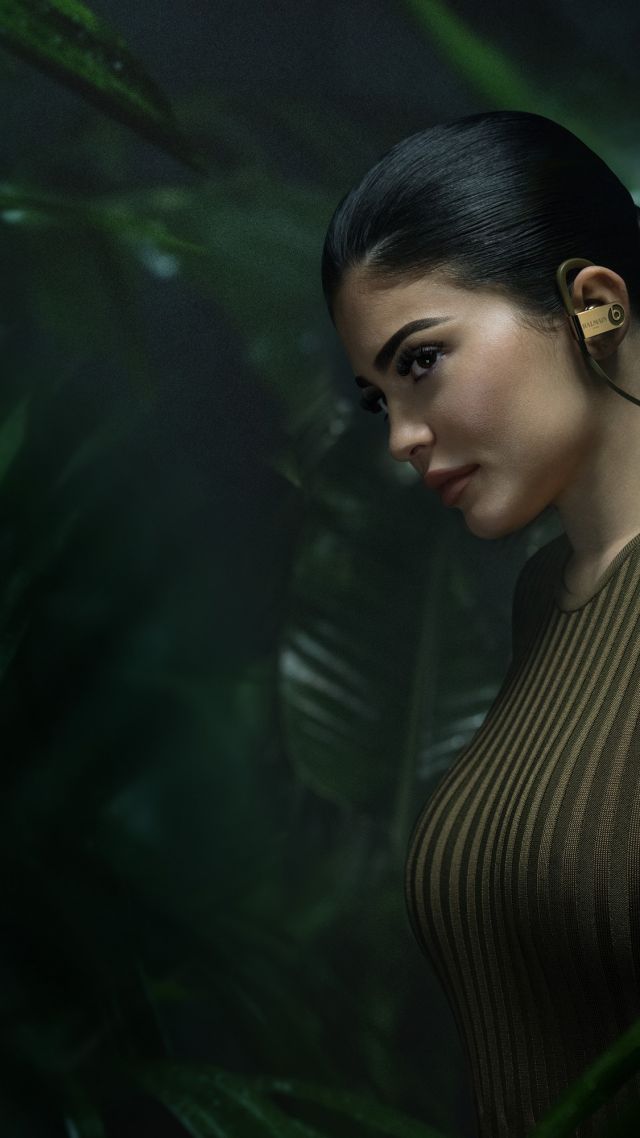 Kylie Jenner, Photo, Hd - Kylie Jenner Coolest , HD Wallpaper & Backgrounds