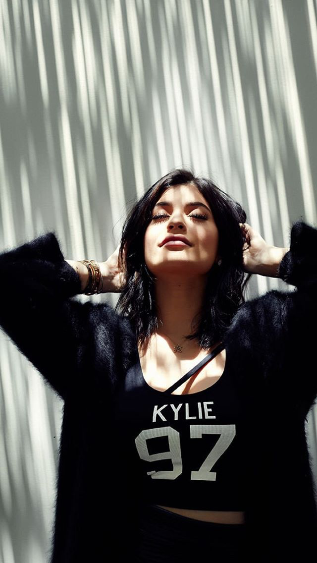 Kylie Jenner Wallpaper - Kylie Jenner Wall Paper , HD Wallpaper & Backgrounds
