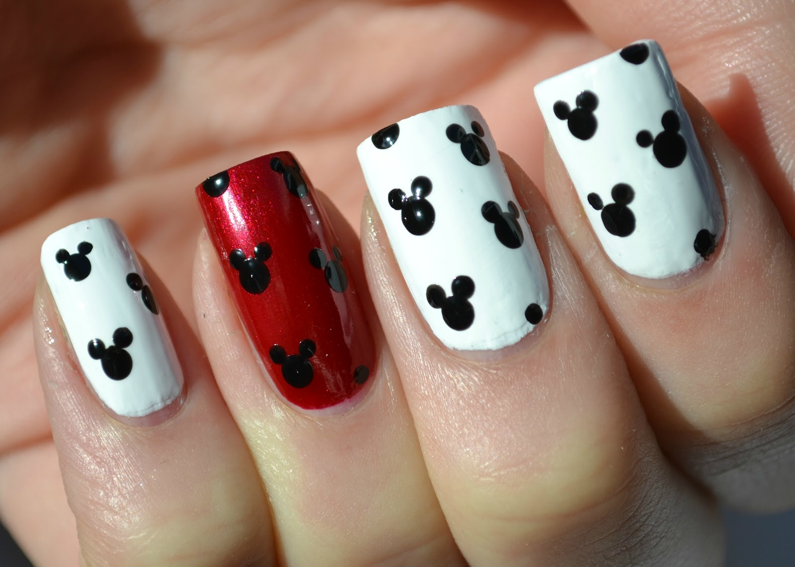 Temporary Mickey Mouse Uploadedmawllaya On We Heart - Nail Art Design Mickey Mouse , HD Wallpaper & Backgrounds