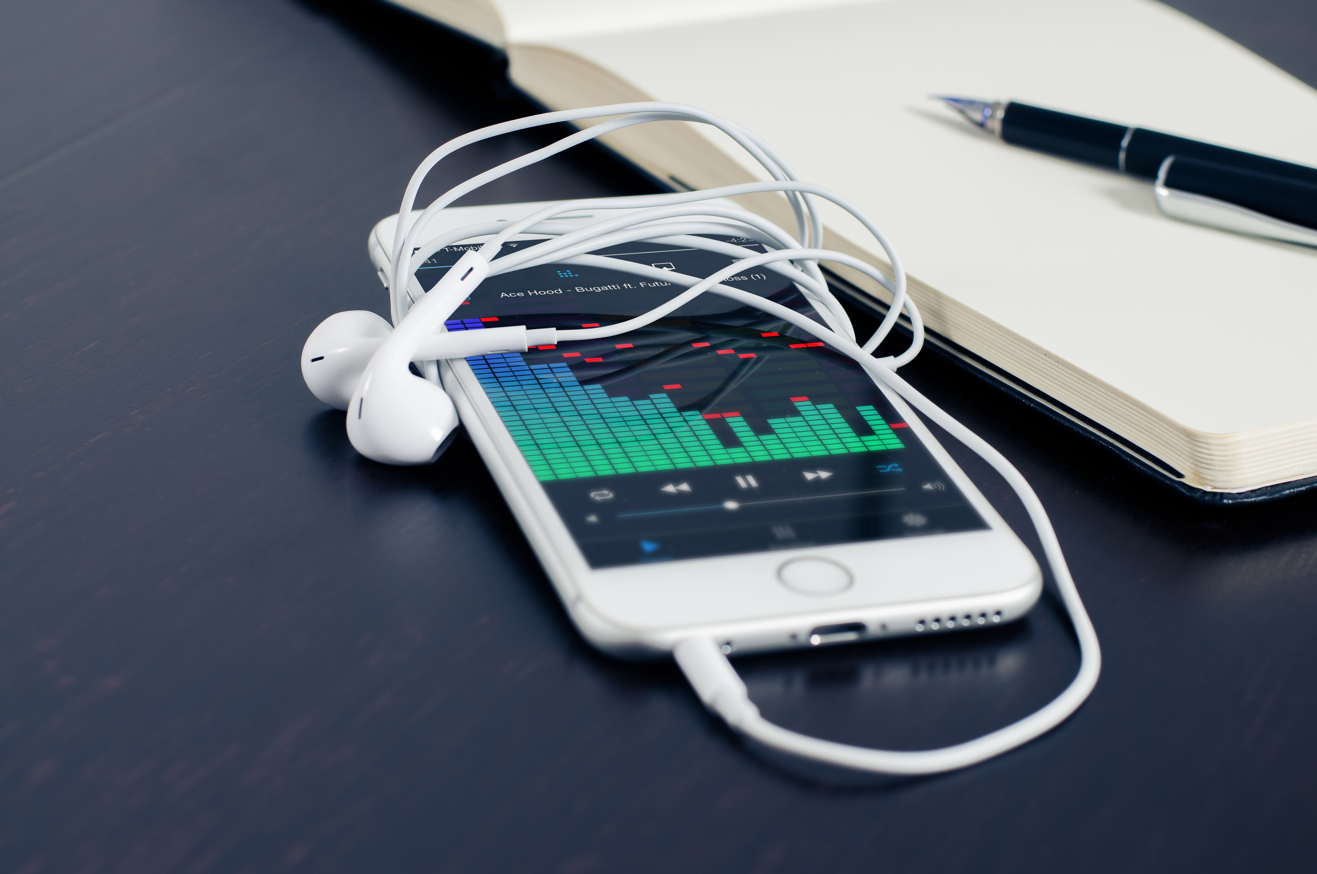 Music On Your Iphone - Iphone 6s With Headphones , HD Wallpaper & Backgrounds