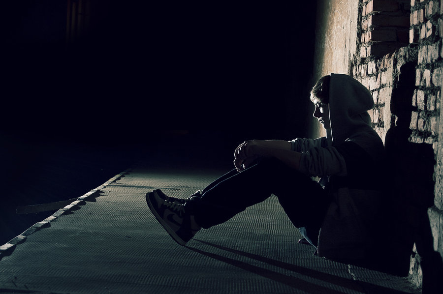 Lonely Sad Alone Miss U Tumblr Girls Wallpapers - Sad Boy At Night (#359594) - HD Wallpaper & Backgrounds Download