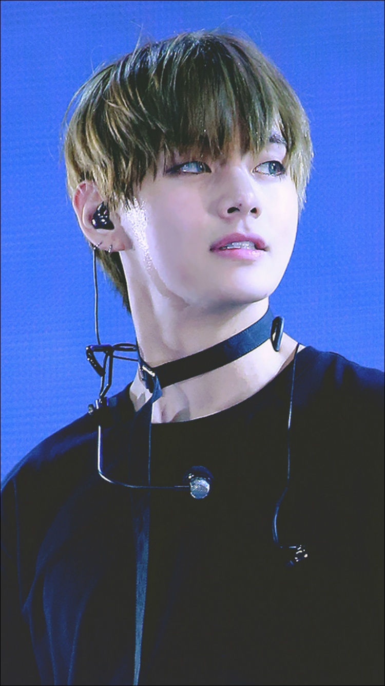 Bts Taehyung Bts Jungkook Bunny Chokers Girly Meal - Taehyung In Blue Contacts , HD Wallpaper & Backgrounds