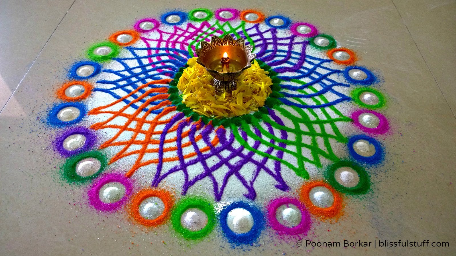 Beautiful Diwali Rangoli Designs With Dot Pattern Free - Rangoli Designs Diwali Special , HD Wallpaper & Backgrounds
