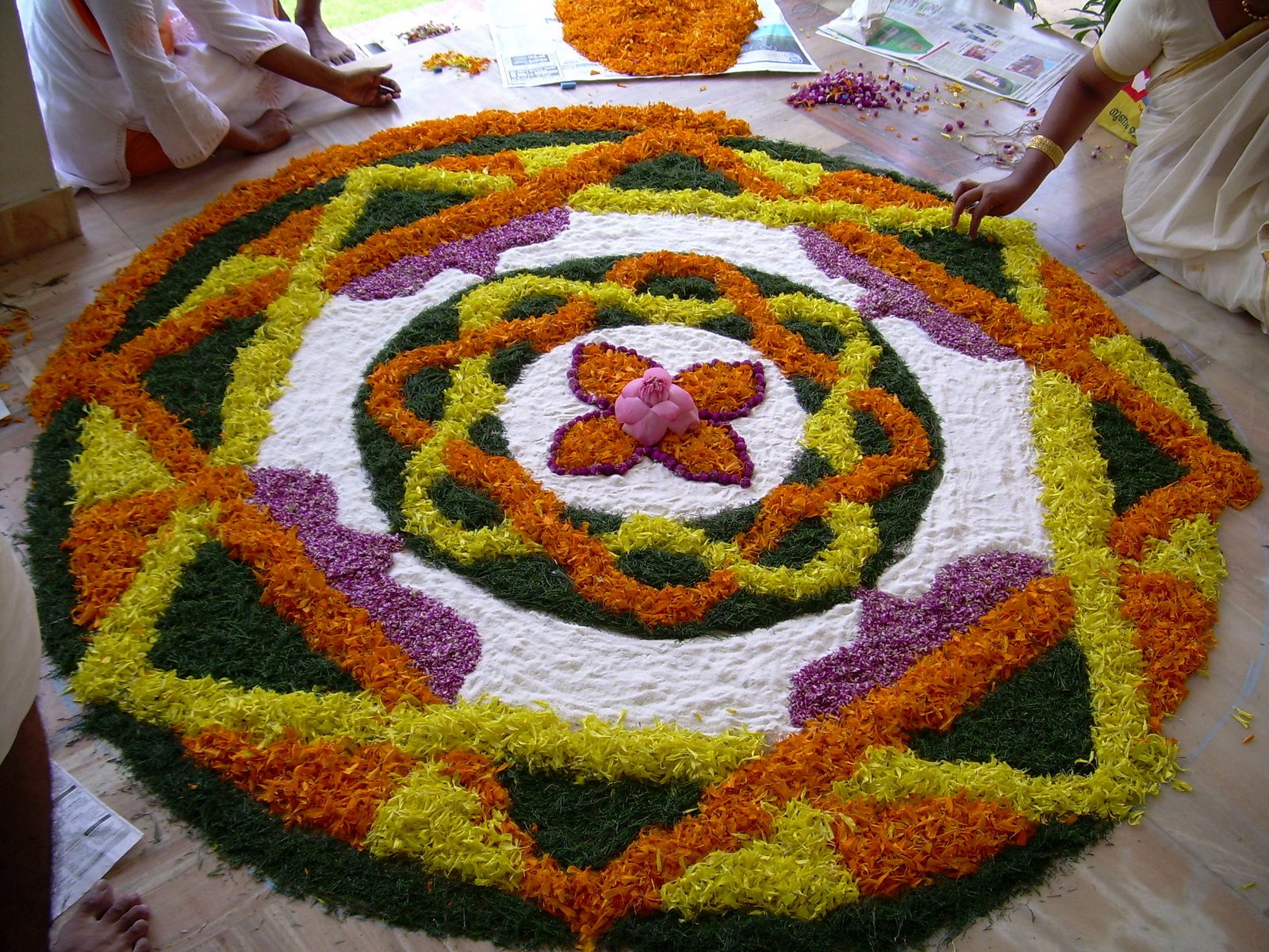 Rangoli Patterns In A Flash - Flower Rangoli Design For Diwali , HD Wallpaper & Backgrounds