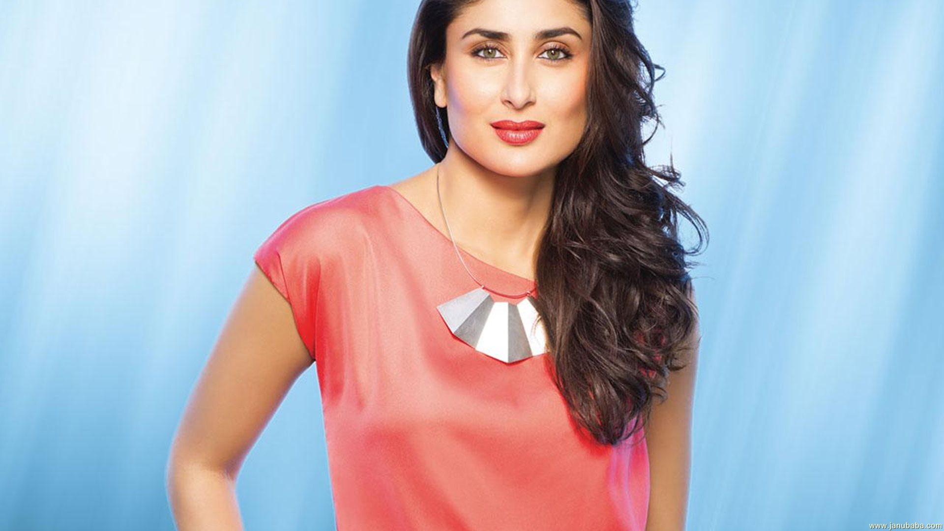 Kareena Kapoor Wallpaper - Kareena Kapoor Khan Hd , HD Wallpaper & Backgrounds