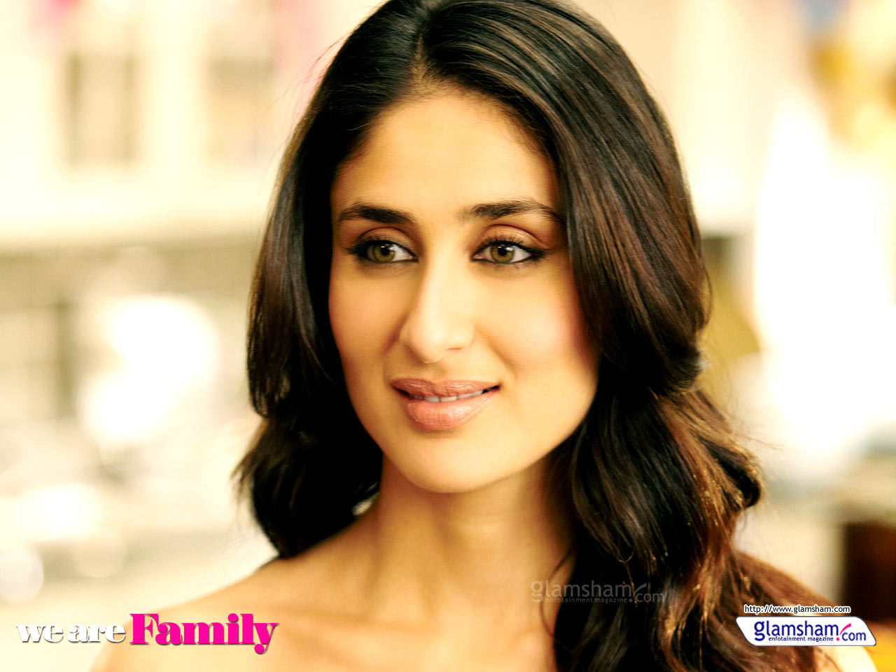 Download - Amrita Singh And Kareena Kapoor Together , HD Wallpaper & Backgrounds