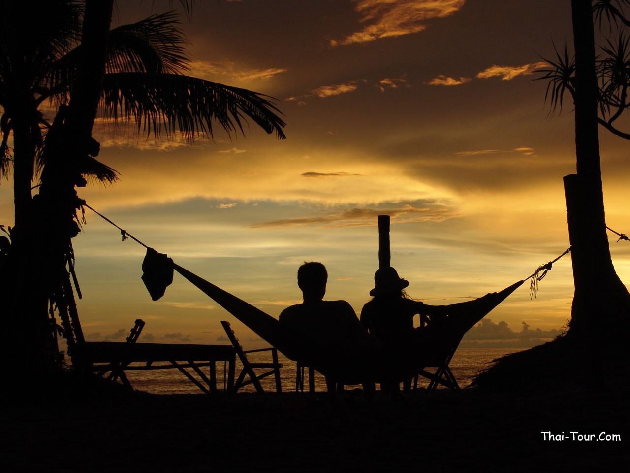 Beach Khong View Evening Couple Romantic Klong Hammock - Sunset View Hammock , HD Wallpaper & Backgrounds