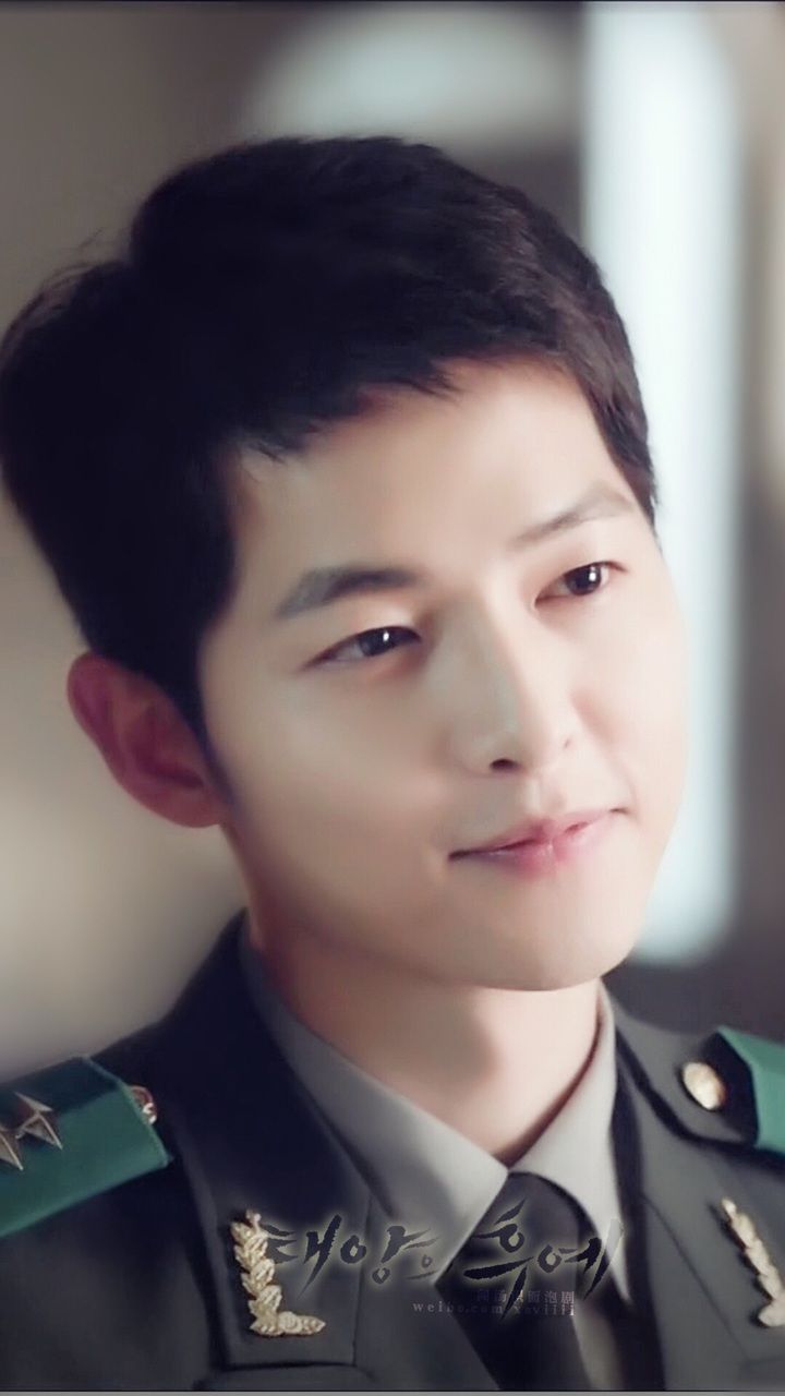Song Joong Ki From Descendants Of The Sun - Song Joong Ki Descendants Of The Sun Cute , HD Wallpaper & Backgrounds