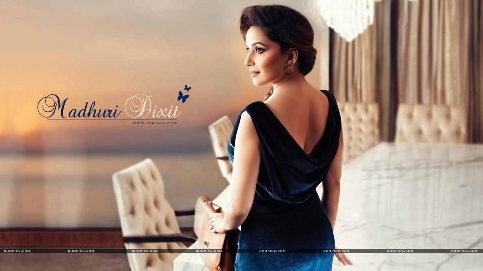 Madhuri Dixit In Blue Dress Wallpaper - Madhuri Dixit Hot Dress , HD Wallpaper & Backgrounds