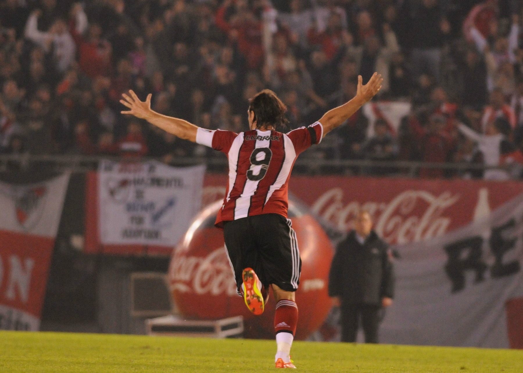 Fernando Cavenaghi, River Plate, Argentina Wallpapers - Fernando Cavenaghi , HD Wallpaper & Backgrounds