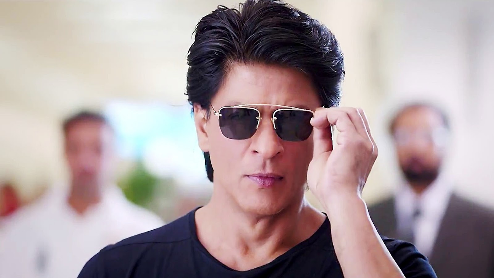 A Hd Wallpapers - Shah Rukh Khan New , HD Wallpaper & Backgrounds