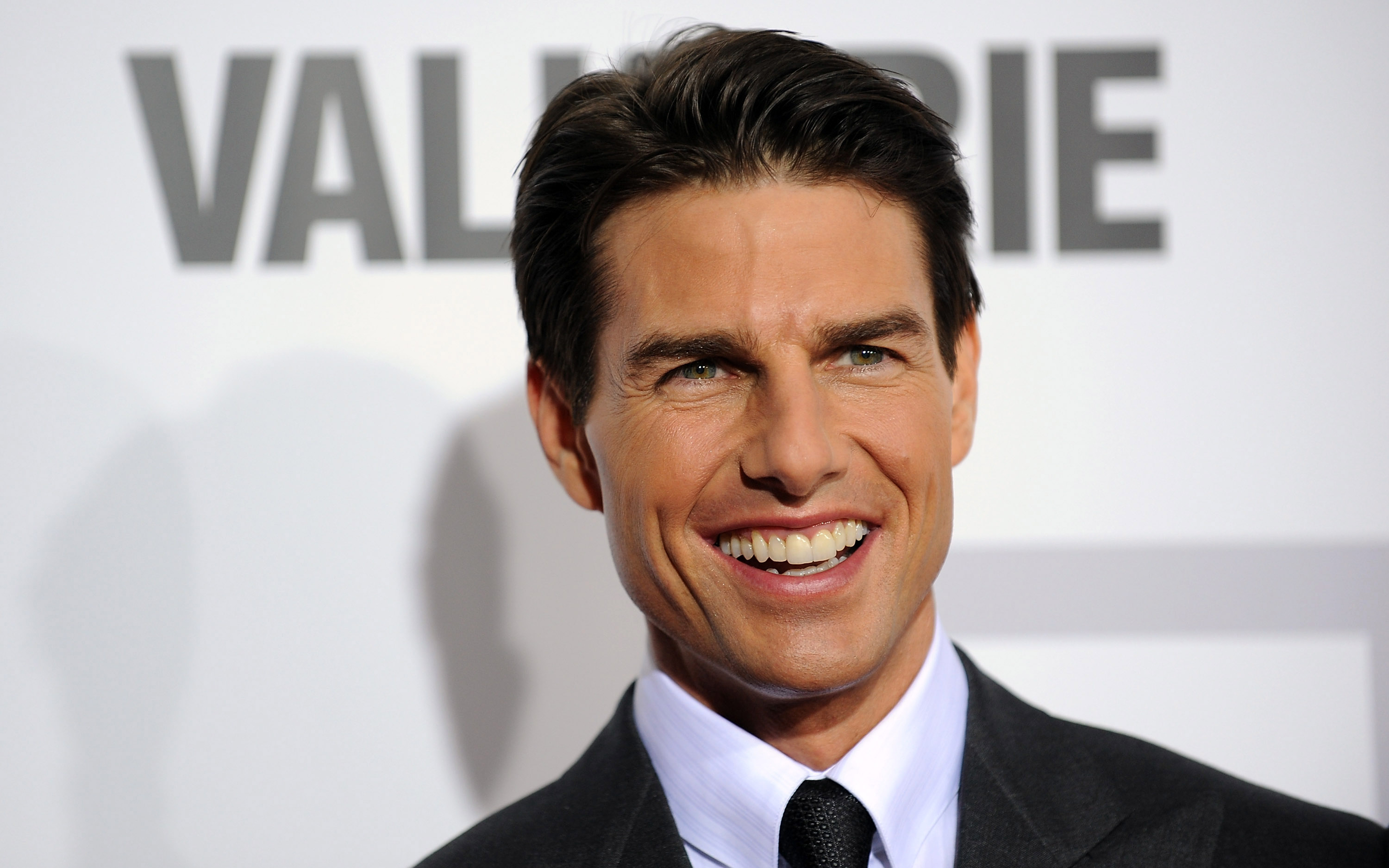 Tom Cruise - Male Celebrities With Small Eyes , HD Wallpaper & Backgrounds