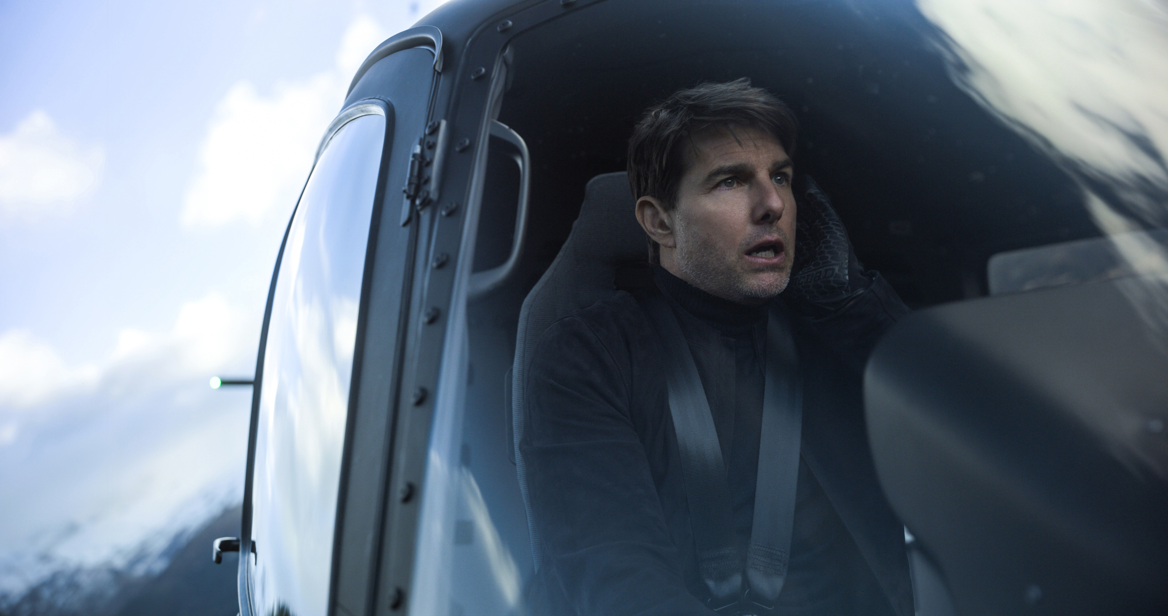 Tom Cruise Fallout Helicopter , HD Wallpaper & Backgrounds