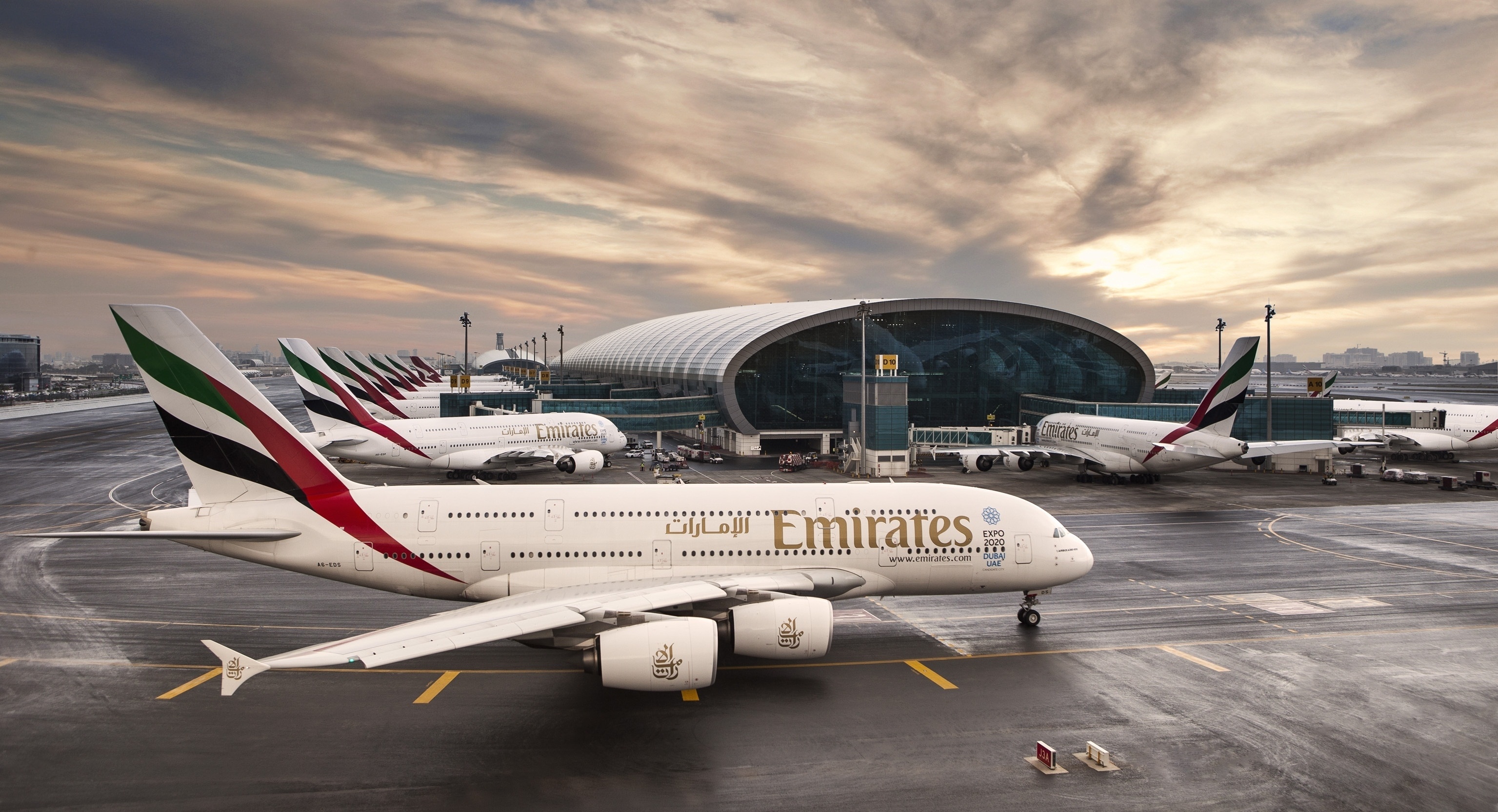 Hd Wallpaper - Emirates A380 , HD Wallpaper & Backgrounds