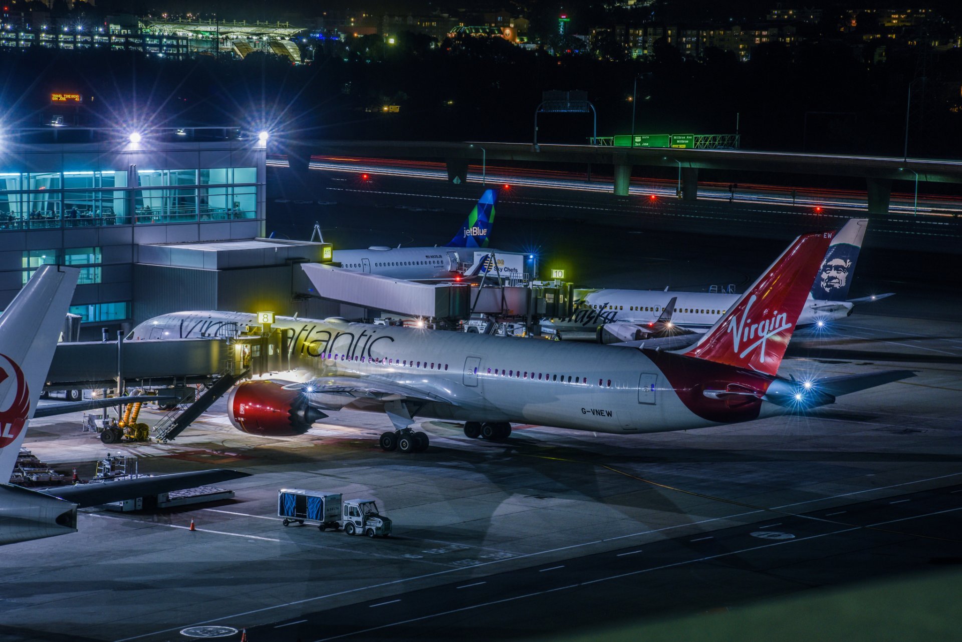 Airbus Plane Airport Night Lights - Airport At Night Wallpaper Pc , HD Wallpaper & Backgrounds