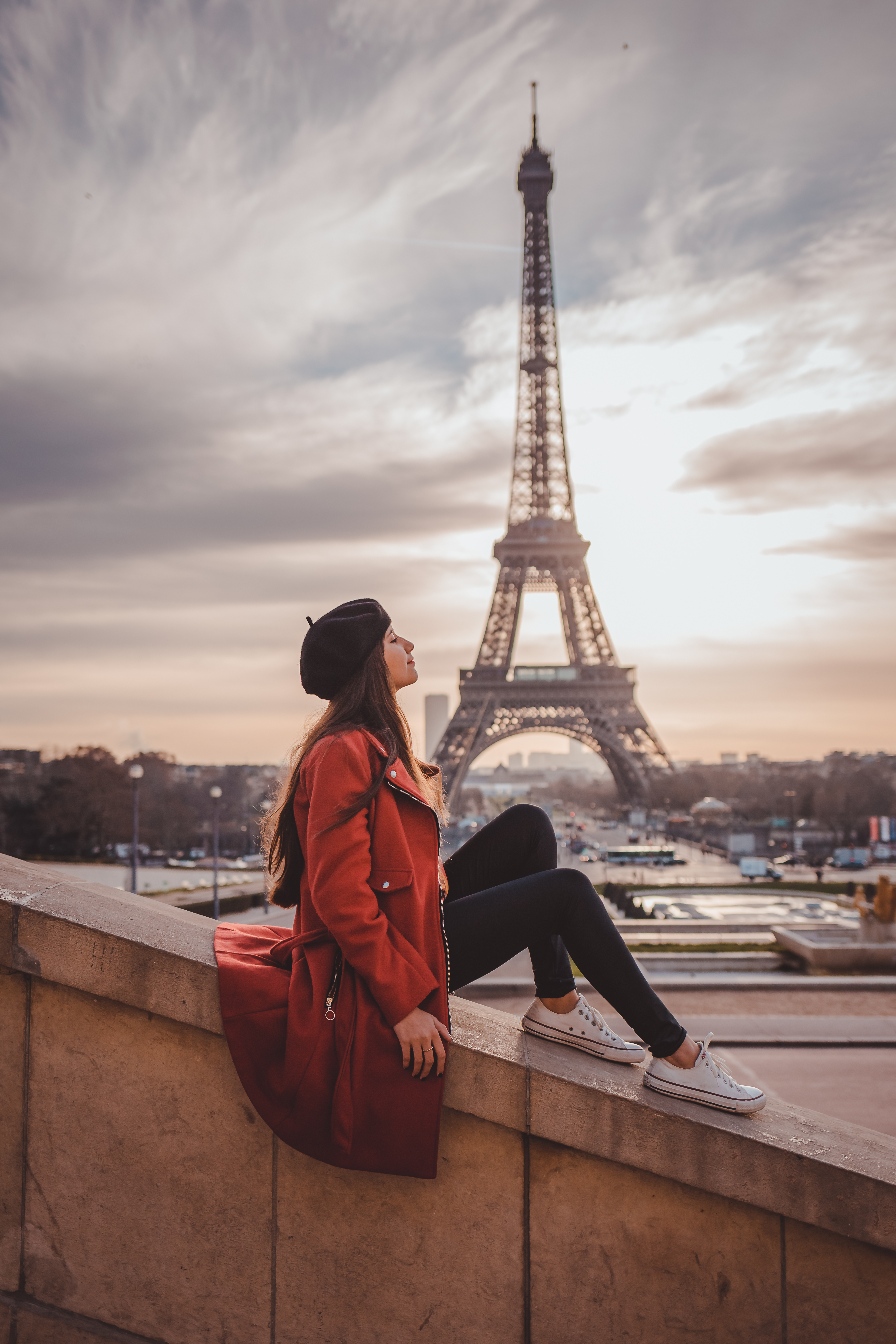 Carolline De Souza - Eiffel Tower , HD Wallpaper & Backgrounds