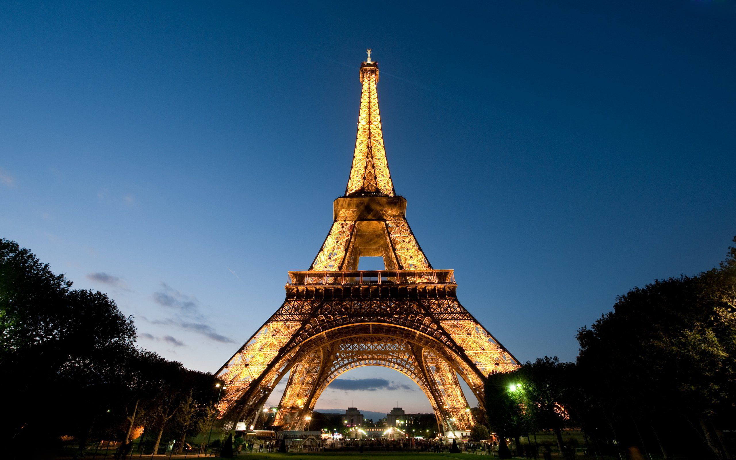 Hd - Eiffel Tower , HD Wallpaper & Backgrounds
