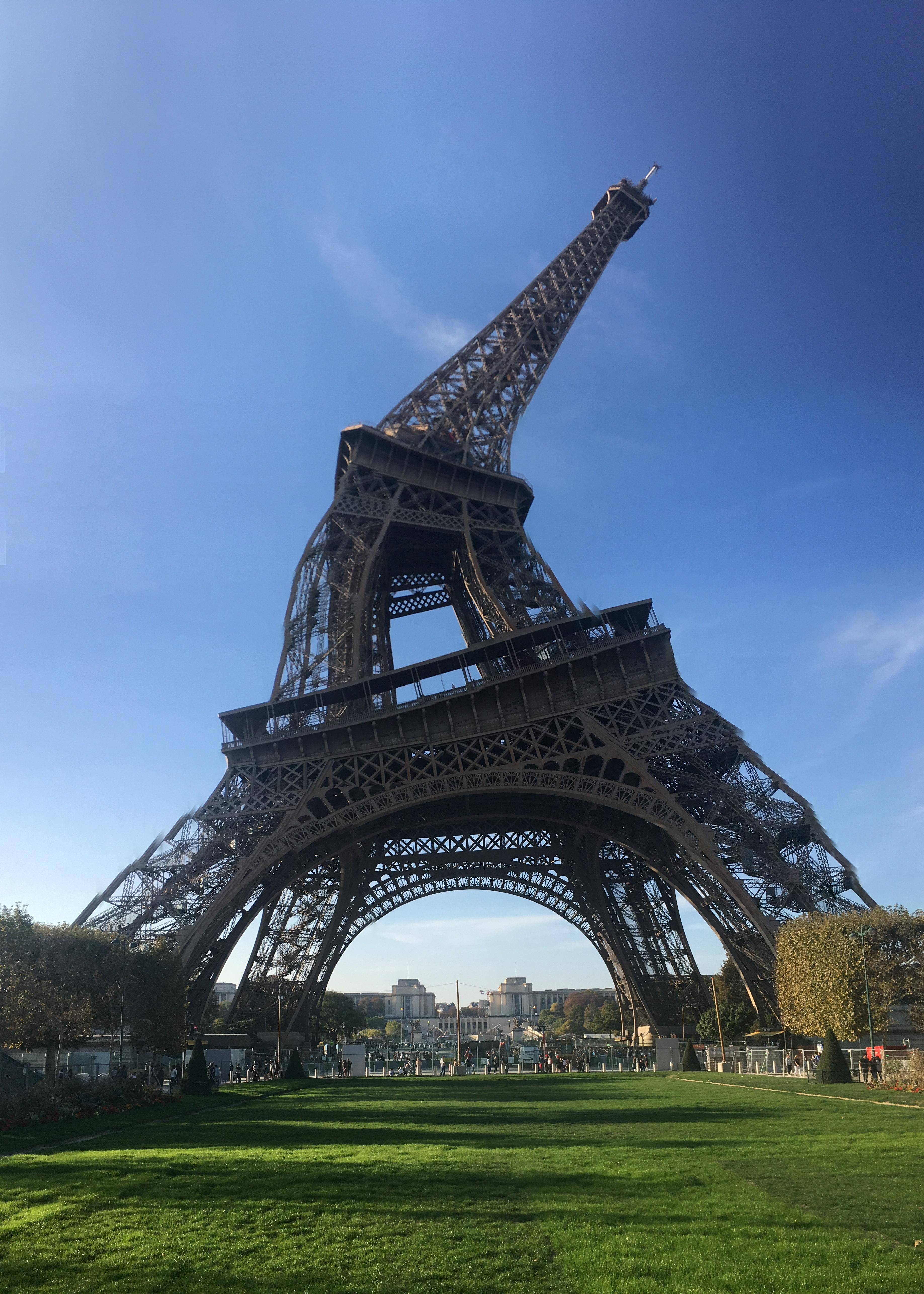 Eiffel Tower Wallpaper - Eiffel Tower , HD Wallpaper & Backgrounds