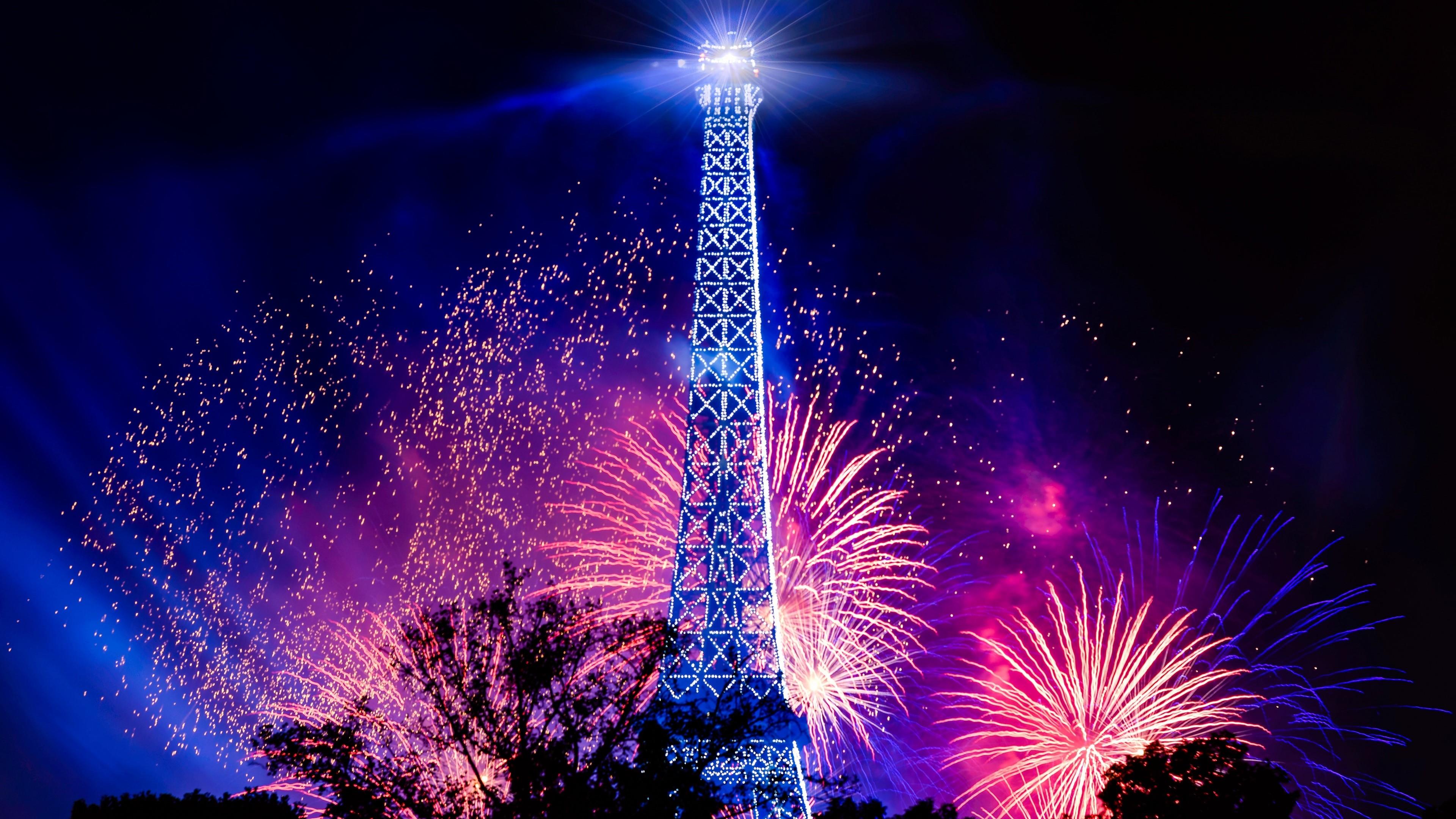 Fireworks At Eiffel Tower Wallpaper - Happy New Year 2019 Status , HD Wallpaper & Backgrounds