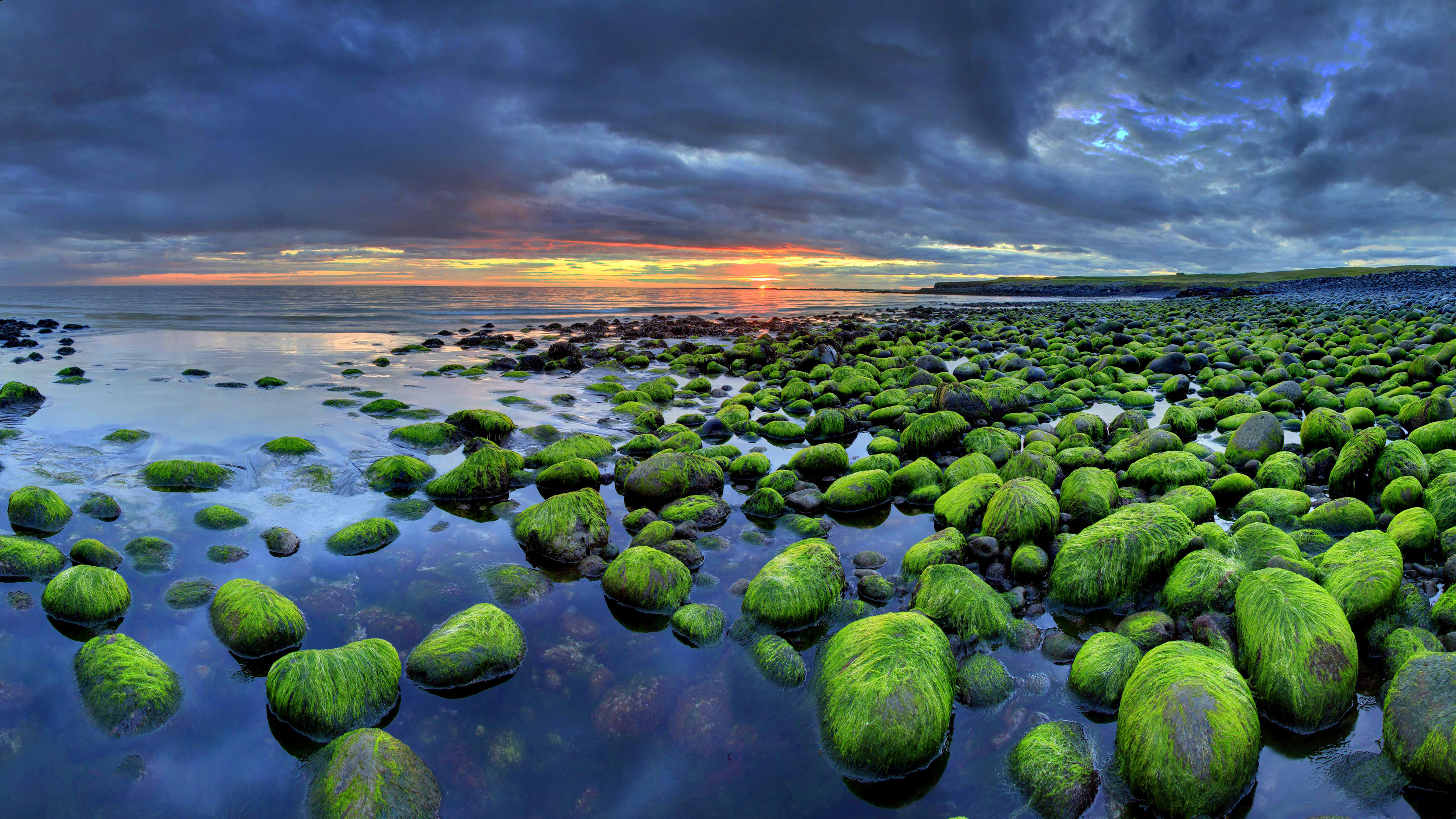 Download Original Resolution - Moss Covered Rocks Iceland , HD Wallpaper & Backgrounds