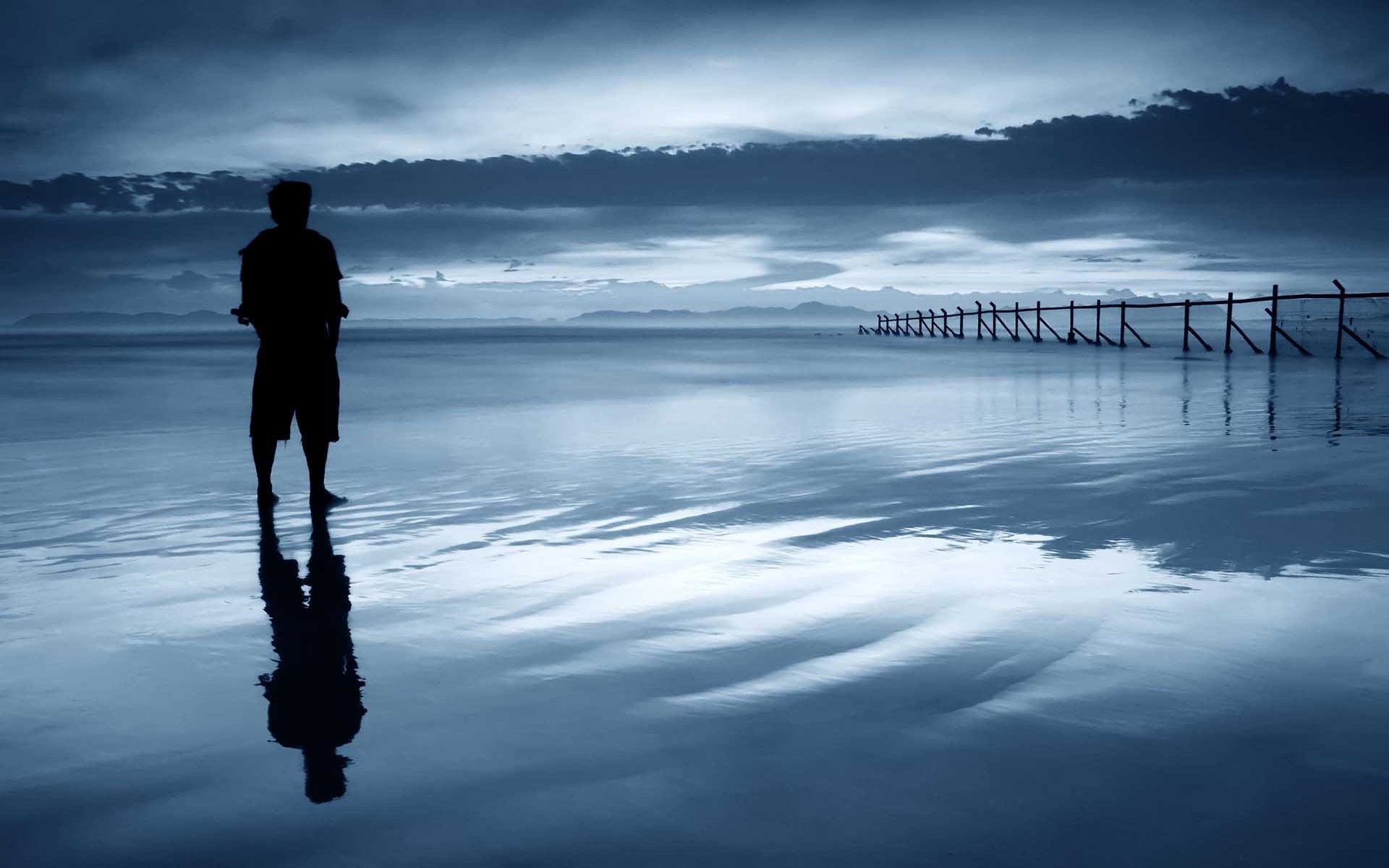 Loneliness Wallpaper - Man's Reflection In Water , HD Wallpaper & Backgrounds