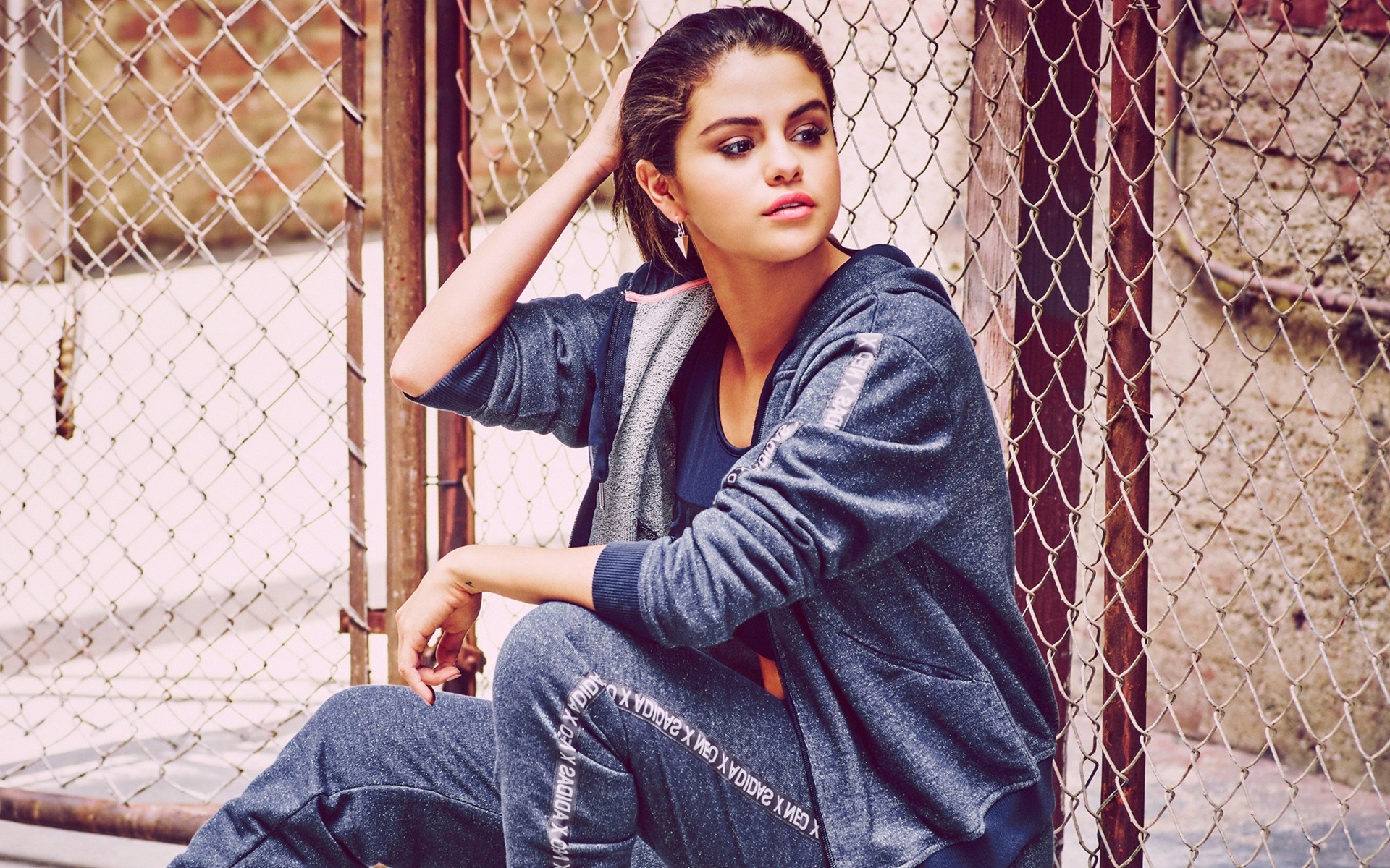 Selena Gomez Hd Wallpapers Desktop 402582 Hd Wallpaper