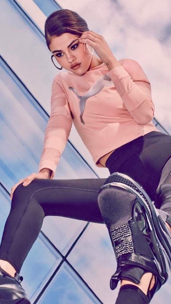 Leggings Selena Gomez Puma , HD Wallpaper & Backgrounds