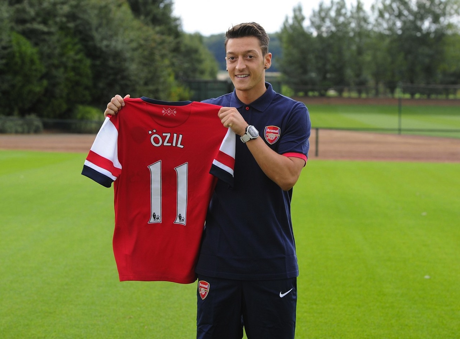 Mesut Ozil Arsenal 2013 , HD Wallpaper & Backgrounds