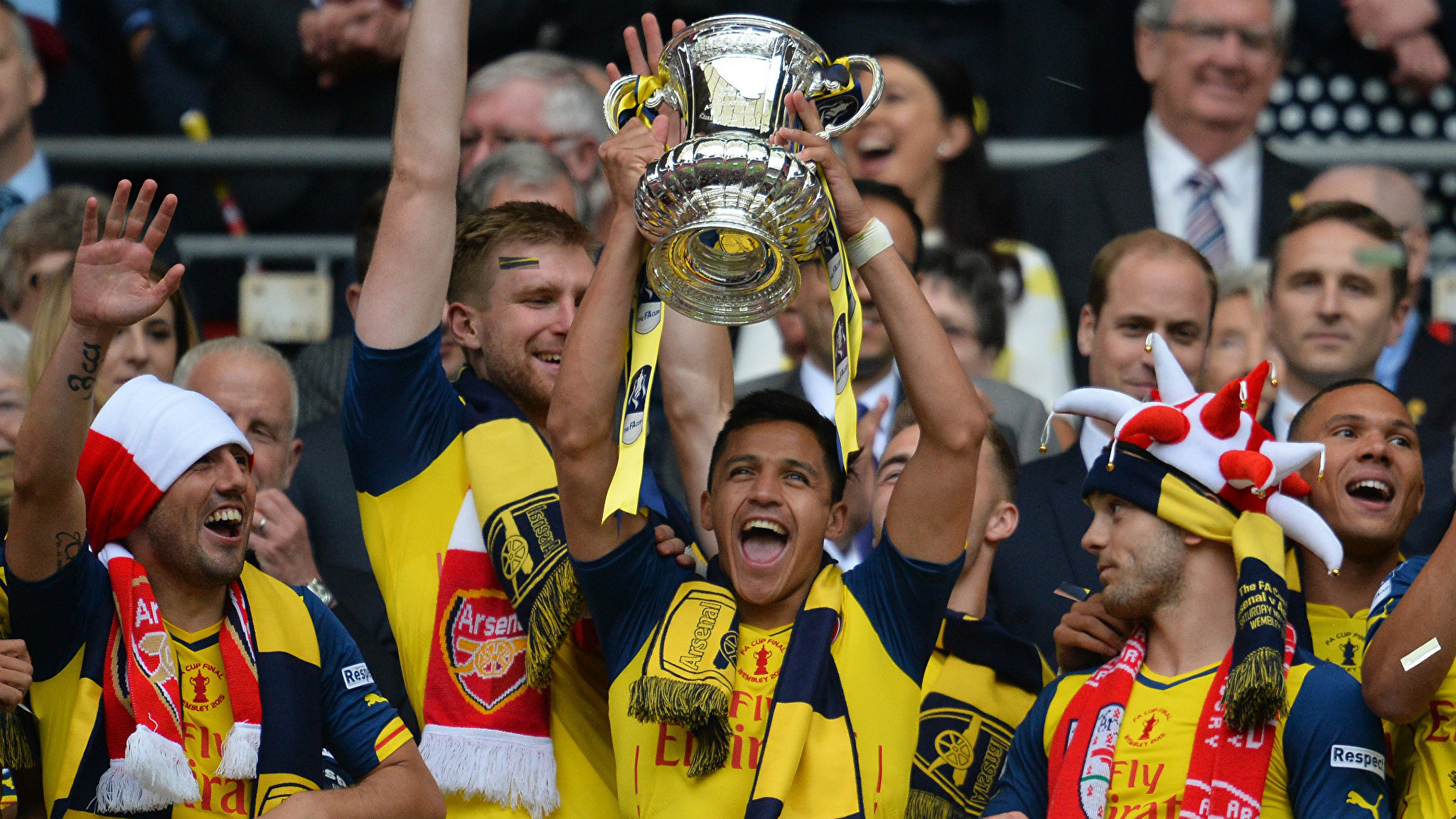 2048 X - Arsenal Fa Cup Win 2015 , HD Wallpaper & Backgrounds