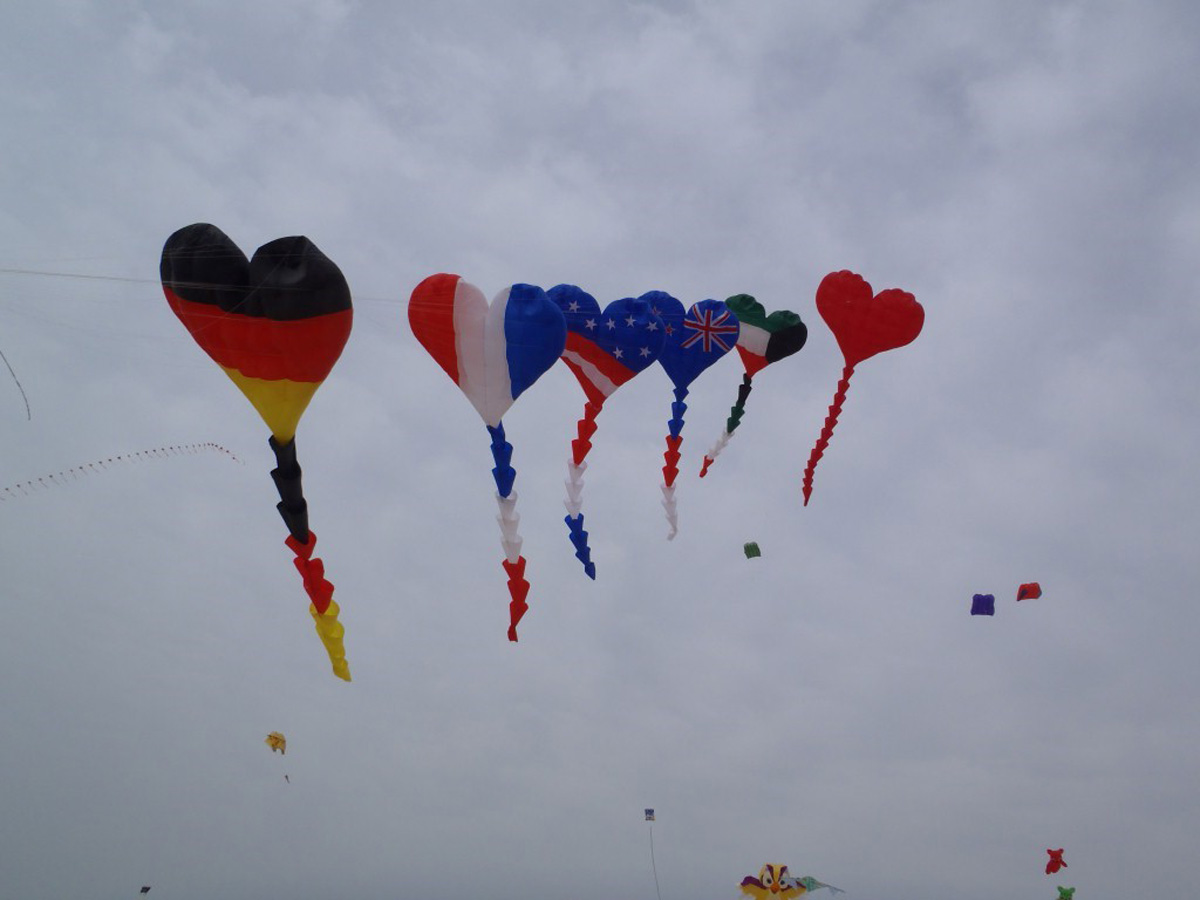 Best New Love Heart Kites On Makar Sankranti Wishes - Love Images Happy Makar Sankranti , HD Wallpaper & Backgrounds