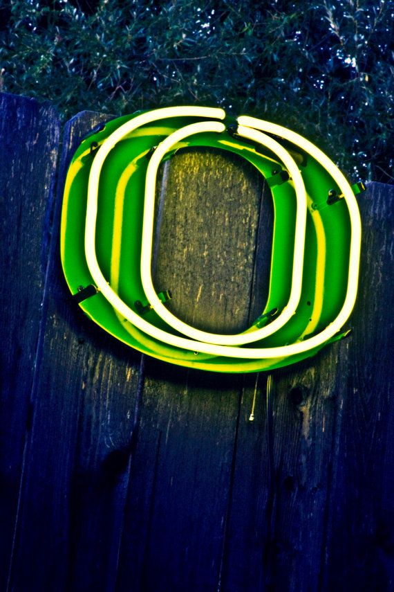 Oregon Ducks Iphone Wallpaper - University Of Oregon Signs , HD Wallpaper & Backgrounds