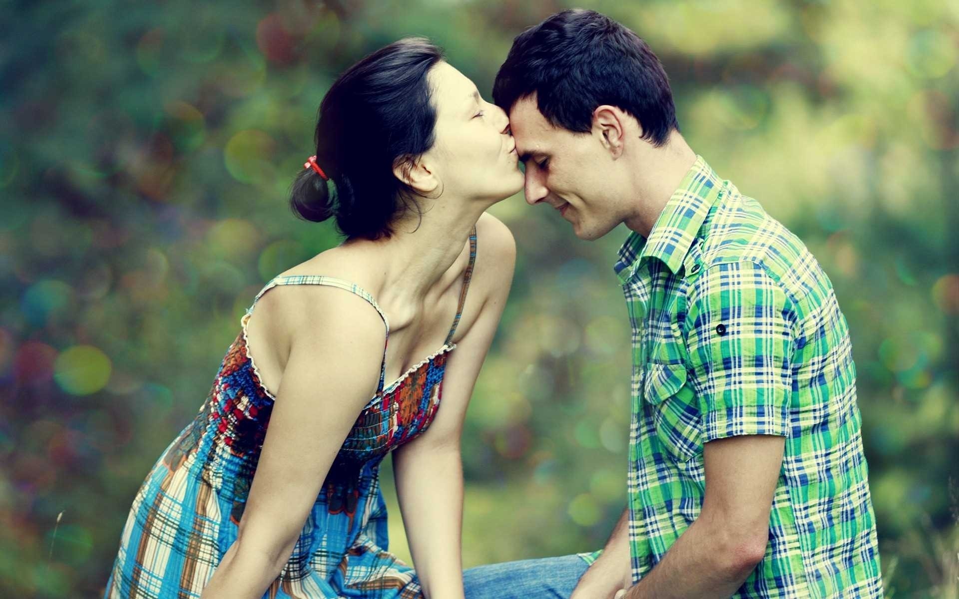 Sweet Wallpaper Of Love Couple 31 Page 2 3 Hdwallpaper20 - Girl Kissing Boy's Forehead , HD Wallpaper & Backgrounds