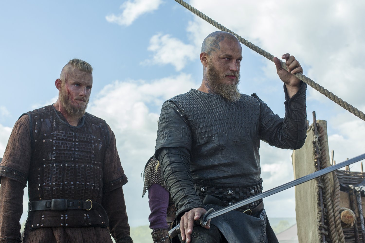 Sorry - Bjorn Ironside And Ragnar Lothbrok , HD Wallpaper & Backgrounds