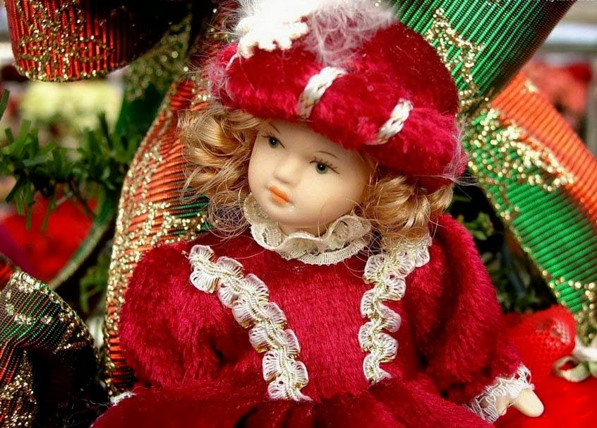 Cute Doll In Beautiful Dress Good Night Wallpaper - Christmas Ornament , HD Wallpaper & Backgrounds