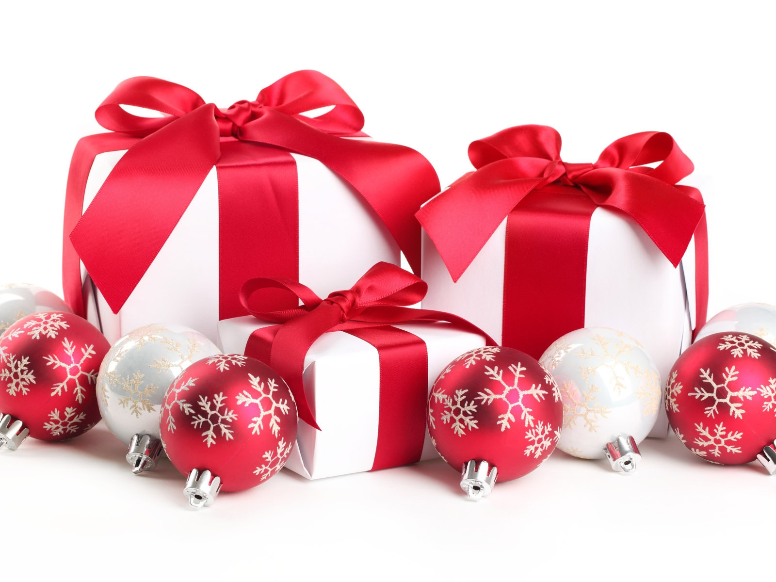 Red Christmas Gifts - Red And White Christmas Gifts , HD Wallpaper & Backgrounds