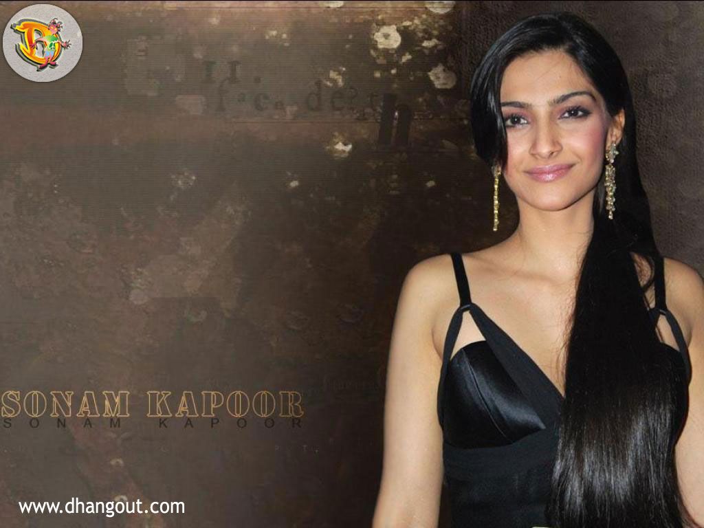 Sonam Kapoor Hd Wallpapers Santabanta - Sonam Kapoor Long Hair Hot , HD Wallpaper & Backgrounds